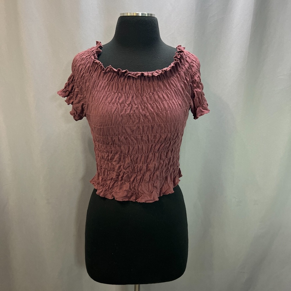 Chance Crop Top Womens Medium Maroon Smocked Texture Ruffled Neckline Classic